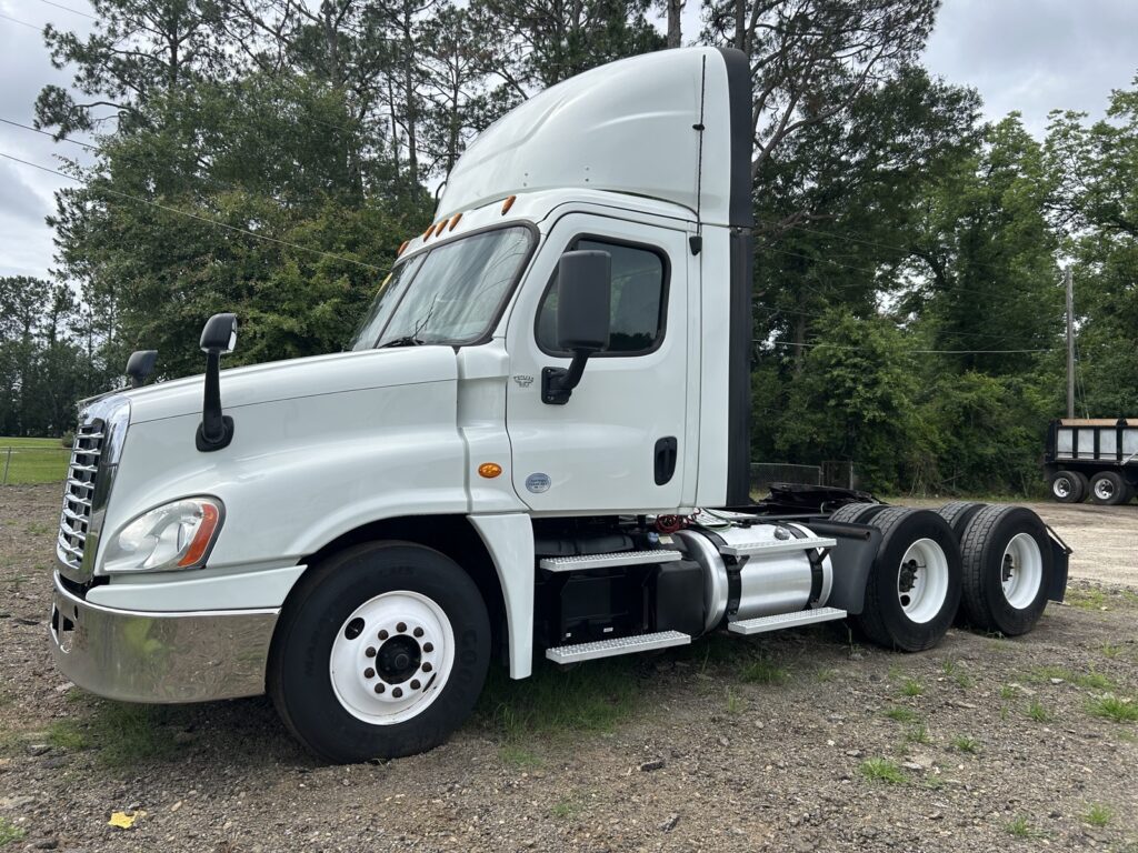 2017 Freightliner Day Cab